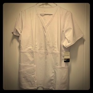 Cherokee LUXE white scrub top. Sz XL